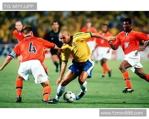 细数足坛不同球星的防守艺术与风格演变解析 细数足坛不同球星的防守艺术与风格演变解析